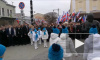 Видео: В Симферополе дети кланялись перед памятником "вежливым людям"