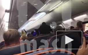 Опубликовано видео задержания мужчины, захватившего самолет Сургут-Москва