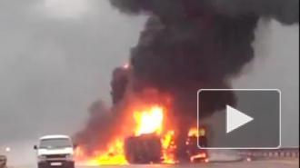 Под Симферополем в опрокинувшемся бензовозе заживо сгорел водитель