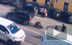 Автомобилист в военной форме сбил пешехода на "зебре" в Петербурге