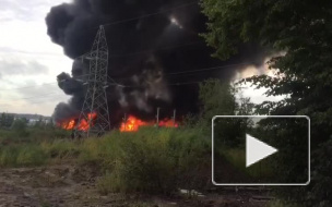 Во Всеволожском районе горит склад