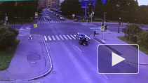 Мотоциклист на бешеной скорости влетел в иномарку на Васильевском острове
