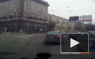ДТП в Петербурге: автоледи сбила двух девушек на переходе и скрылась