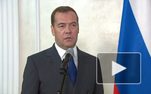 Дмитрий Медведев поручил пересмотреть правила работы ресторанов