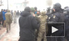 Появилось видео беспорядков у Верховной Рады: сожгли шины и российский флаг