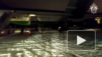В Петербурге самолет выкатился за пределы взлетной полосы (видео)