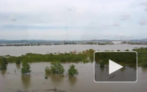 Наводнение в Комсомольске-на-Амуре бьет рекорды, жители снимают видео
