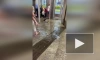 Из-за субботнего ливня выход к Московскому вокзалу из метро "Площадь Восстания" оказался затоплен