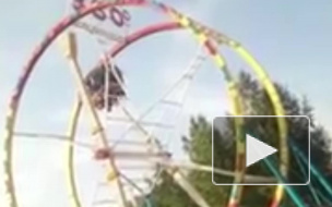 Люди висели вниз головой на сломавшемся аттракционе в Новосибирске