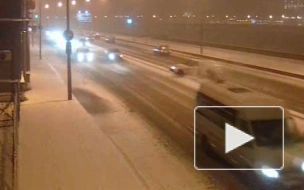 Снег на Арсенальной стал причиной массового ДТП