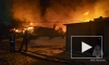В Екатеринбурге вспыхнул пожар в ангаре по производству полиэтилена