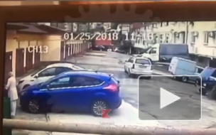 Скандальное видео из Сочи: Медсестры больницы вывезли пациента на каталке и выбросили у гаражей