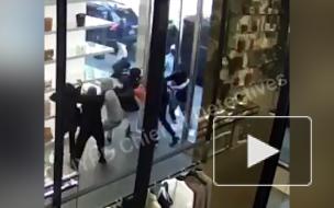 Мужчины ограбили магазин Chanel на десятки миллионов рублей