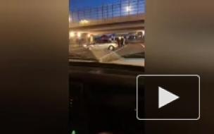 Автомобиль влетел в забор на Выборгском шоссе