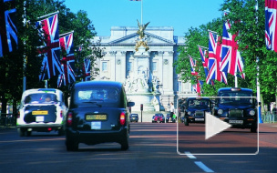 "В Петербург, сэ-э-р": реклама Северной столицы появится на лондонских кэбах