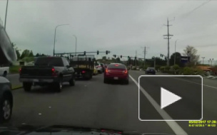 В США одномоторный самолёт взорвался на глазах у водителей