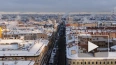 Видео: как чистят снег на крышах в центре города