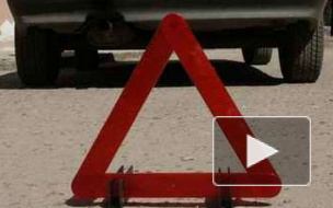 На Пироговской набережной столкнулись Пежо и мотоцикл Хонда