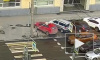 В Петроградском районе на автомобиль рухнул дорожный знак