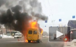 Маршрутка вместе с пассажирами загорелась в Челябинске