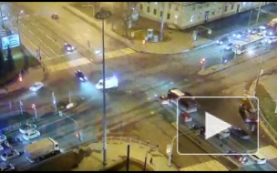 На Гражданском проспекте легковушка въехала в скорую 