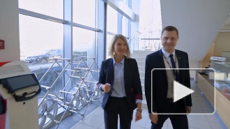 Медведев разрешил автодилерам выдавать водителям номера