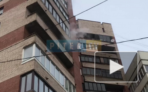 Видео: на проспекте Стачек загорелась квартира, есть пострадавшие