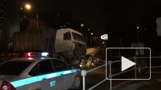 Видео с места жесткой аварии с двумя грузовиками в Отрадном опубликовали в интернете