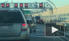 Видео: Молодой человек проехался на скейте по ЗСД среди потока машин 