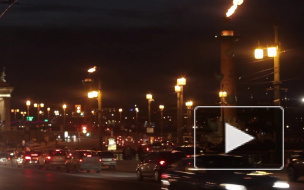 В честь победы "Зенита" в Петербурге зажгли Ростральные колонны