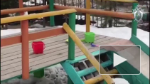 Опубликовано видео с места гибели 4-летнего ребенка, который застрял в ограждении в детском саду