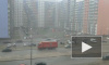 Видео: на Петровском бульваре большегруз сдуло ветром 