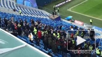 Суд запретил посещать матчи фанатам, которые подрались на трибуне "Газпром Арены"