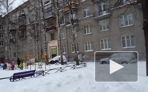 Коммунальщики убрали снег с еще 1,5 тысяч крыш, около 10 тысяч остаются заснеженными