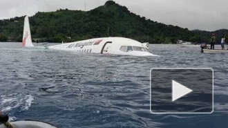 "Боинг" с пассажирами упал на воду при приземлении в Микронезии