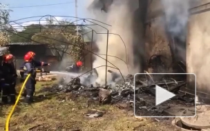 На Украине легкомоторный самолет упал на жилой дом