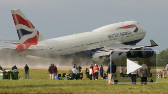 Boeing-747 врезался в аэропорт Йоханнесбурга, разрушив здание