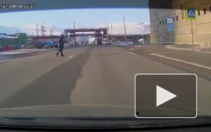 Сразу две машины сбили мужчину на переходе‍