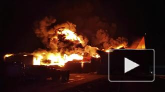Пожарные ликвидировали открытое горение на складе в Барнауле