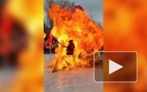 В Кингисеппе на Масленице взорвалось чучело и попало на видео