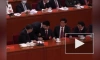 Бывший председатель Китая Ху Цзиньтао досрочно покинул церемонию закрытия съезда КПК