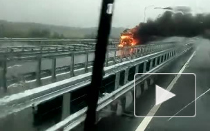 На трассе М11 загорелась фура: водитель остался внутри