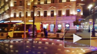 На Невском проспекте очевидцы ночью заметили пожар