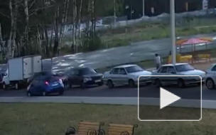 Жуткое видео из Воронежа: легковушка задавила ребенка