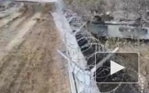 В сети появилось видео с тараном ограждения аэропорта пьяными срочниками на БМП 