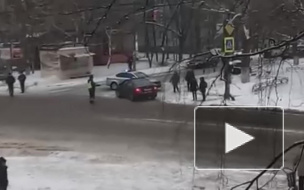 Видео: В Нижнем Новгороде штурмом взяли квартиру мужчины, который устроил взрыв в подвале дома