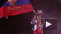 Элис Купер с российским флагом забрызгал кровью петербуржцев