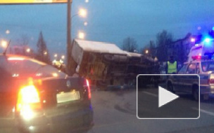 На Руставели "Газель" перевернулась после столкновения с Honda