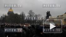 Видео: в столкновении с протестующими на Сенатской полиция применила дубинки