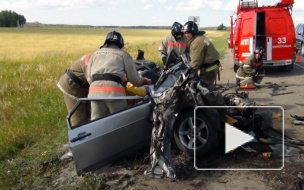 Две легковушки превратились в железное месиво под Челябинском, оба водителя погибли 